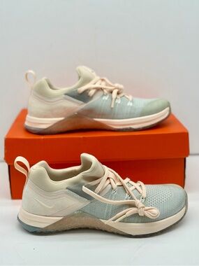 Nike Metcon Flyknit 3 MTLC Matte Silver/ Guava Ice/White